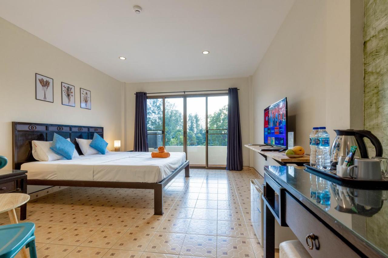 Club22 Kamala Suites, Bãi biển Kamala Ngoại thất bức ảnh