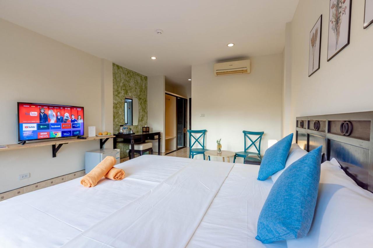 Club22 Kamala Suites, Bãi biển Kamala Ngoại thất bức ảnh