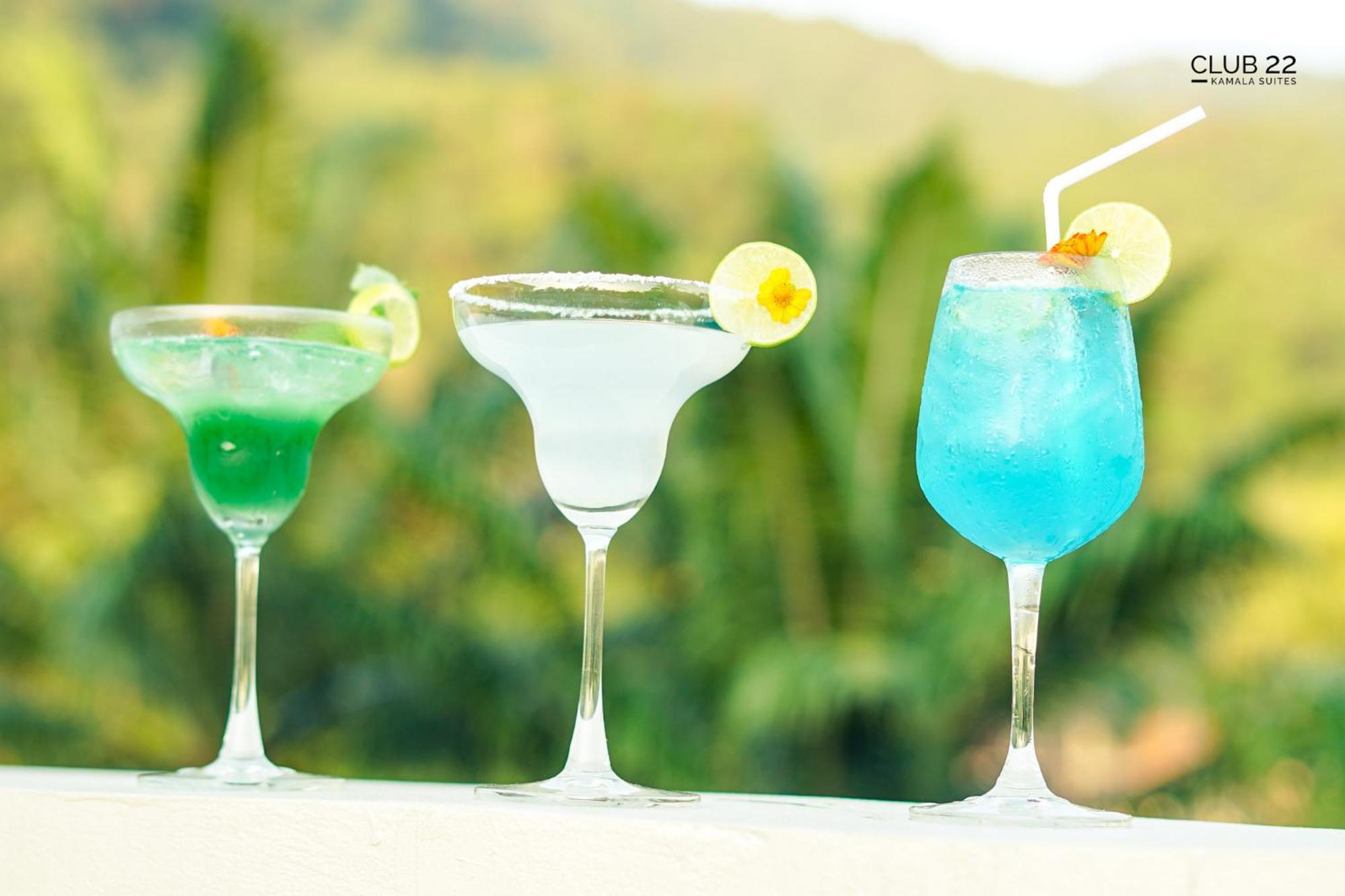 Club22 Kamala Suites, Bãi biển Kamala Ngoại thất bức ảnh