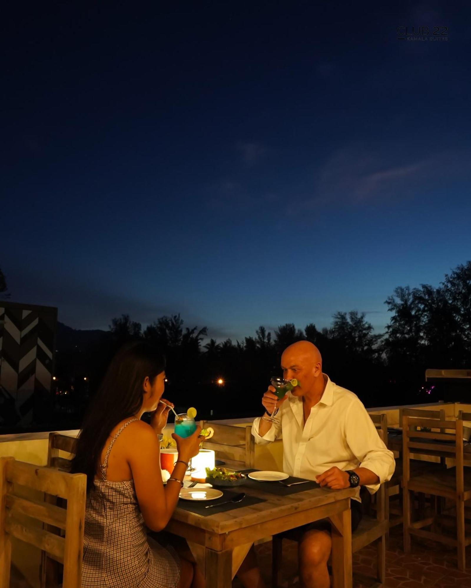 Club22 Kamala Suites, Bãi biển Kamala Ngoại thất bức ảnh